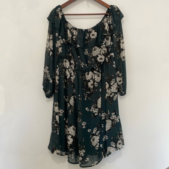 torrid Dresses & Skirts - Torrid Green Floral Dress Plus Size 2